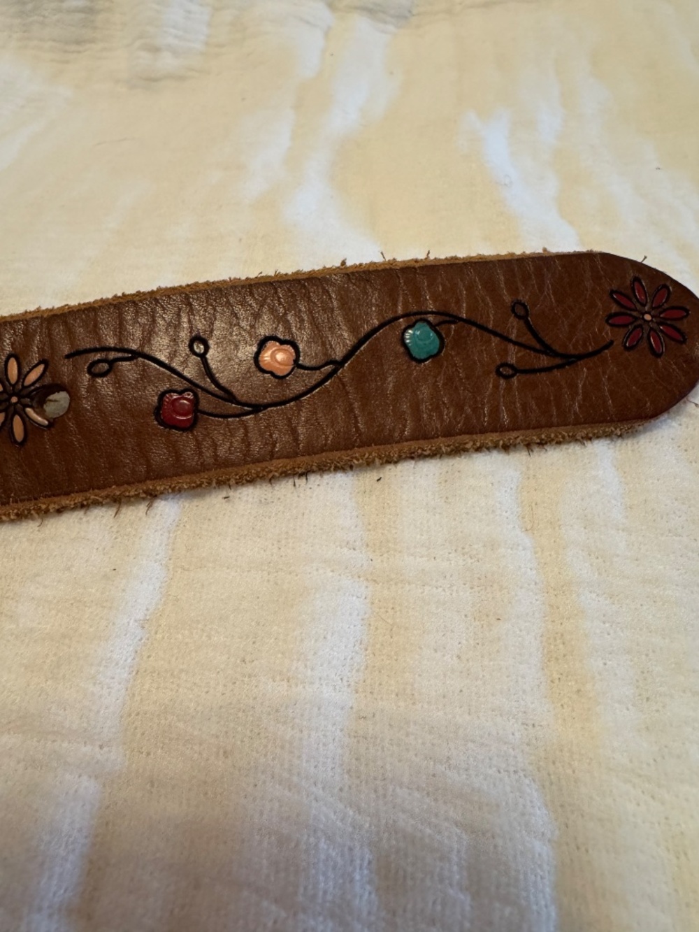 Levi's Brown Leather Floral-Printed Belt with Brass Oval Buckle Size 36 - Picture 6 of 9